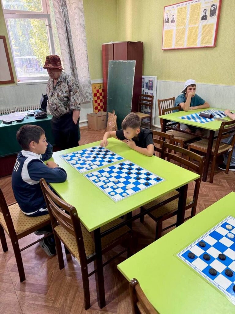 5305720096460765715